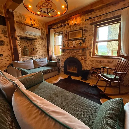 Luxury Stone With Salt Water Pool And Jacuzzi فيلة