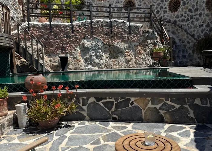 Vila Luxury Stone With Salt Water Pool And Jacuzzi *